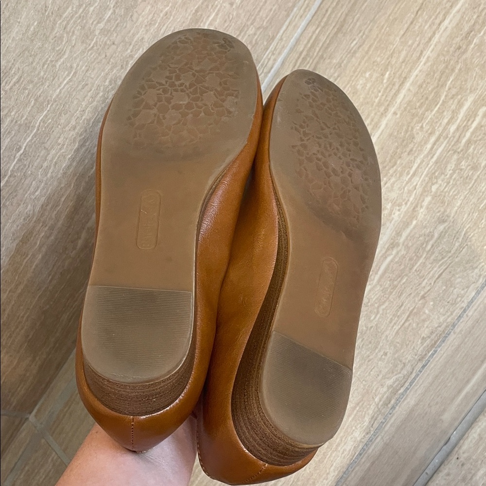 BareTraps UEC Sz 9.5 “Covette” Leather Round-Toe wedged in Cognac - Picture 9 of 9